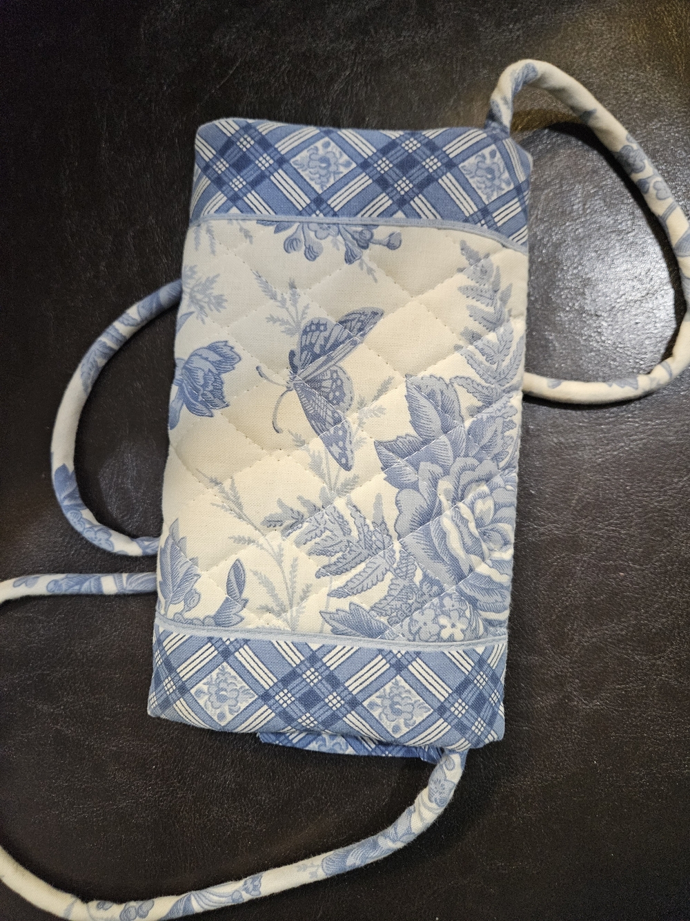 Vera Bradley Blue and White Quilted Patchwork Crossbody bag - Picture 2 of 3